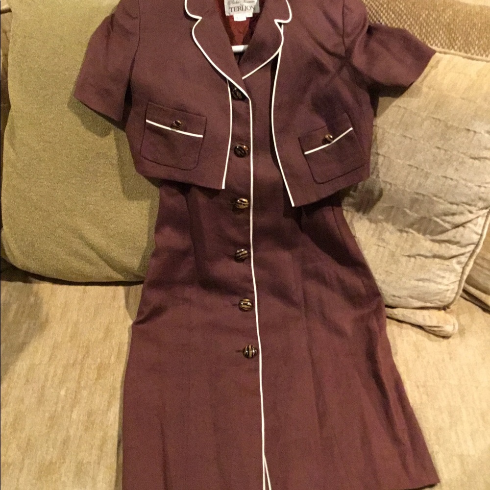 Terri Jon 2pc brown/white trim linen suit size 6